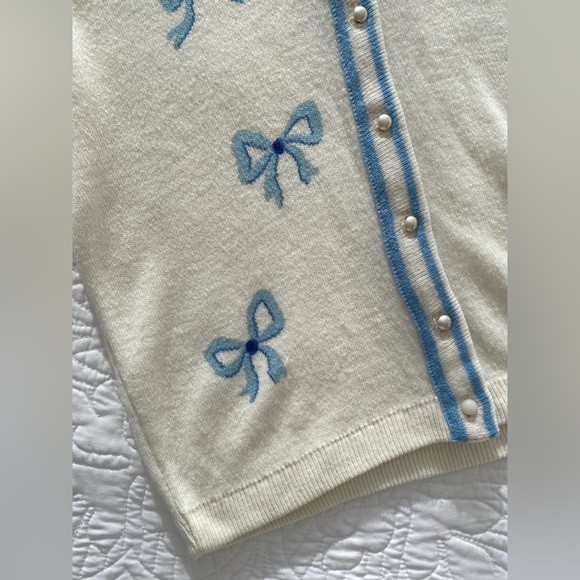 Vintage | Union-Made Bow Sweater - Picture 5 of 8